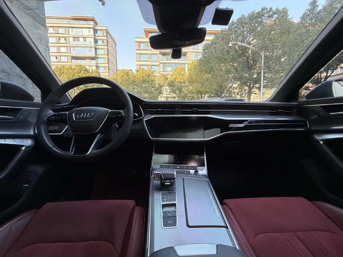 2021 Audi A6L 2.0T 224HP L4 7DCT,autocango,china used car exporter,china ev exporter,chinese used car exporter,chinese used ev exporter