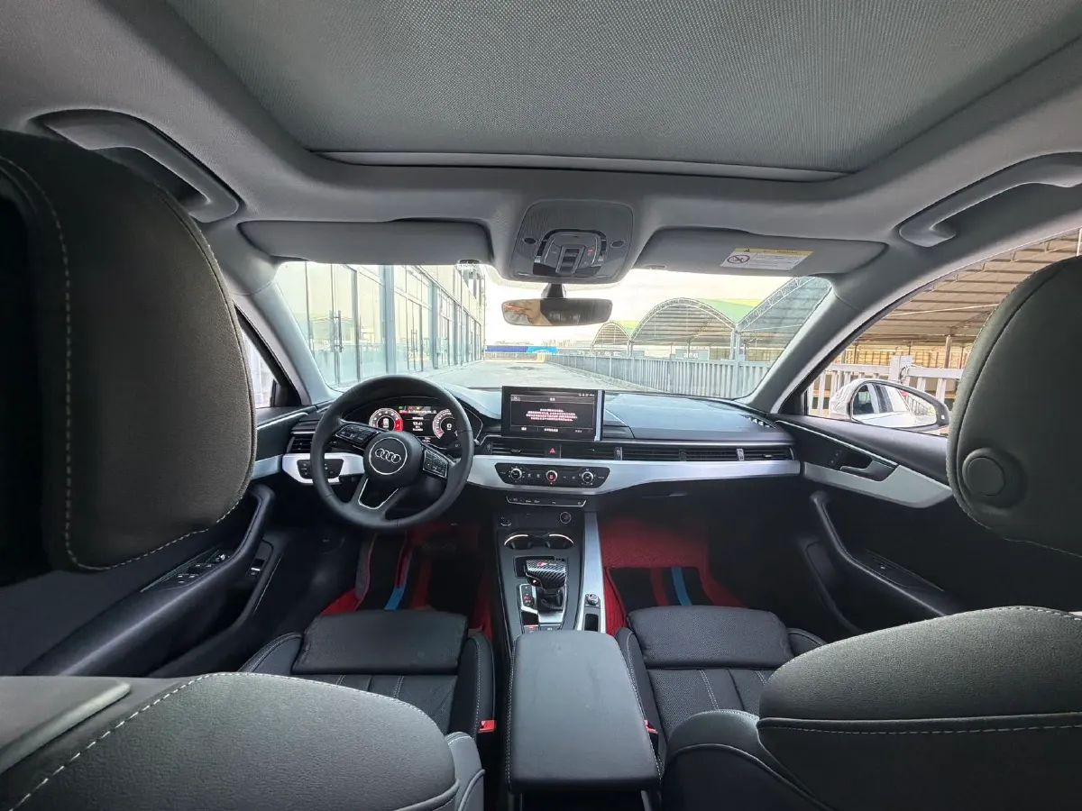 2022 Audi A4L 2.0T 190HP L4 7DCT,autocango,china used car exporter,china ev exporter,chinese used car exporter,chinese used ev exporter