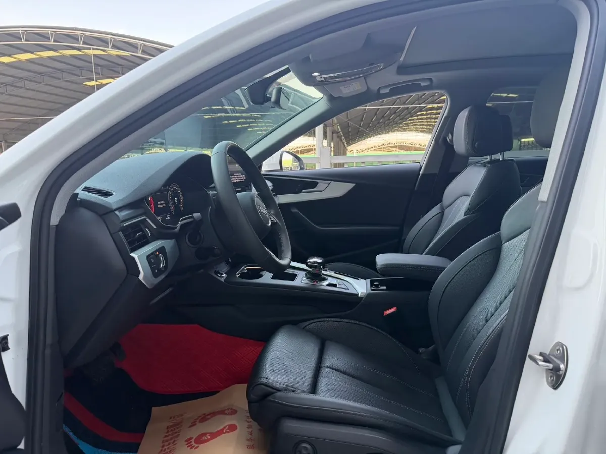 2022 Audi A4L 2.0T 190HP L4 7DCT,autocango,china used car exporter,china ev exporter,chinese used car exporter,chinese used ev exporter