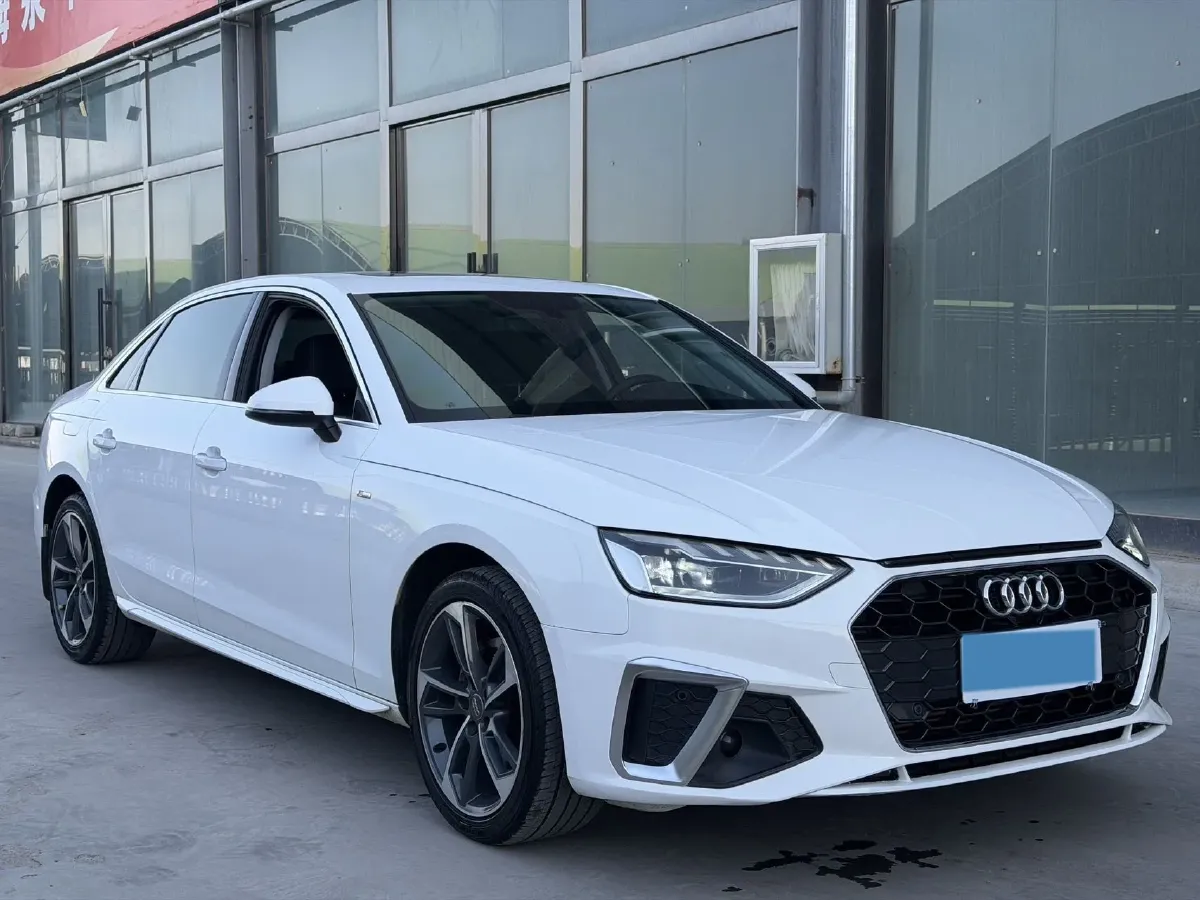 2022 Audi A4L 2.0T 190HP L4 7DCT,autocango,china used car exporter,china ev exporter,chinese used car exporter,chinese used ev exporter