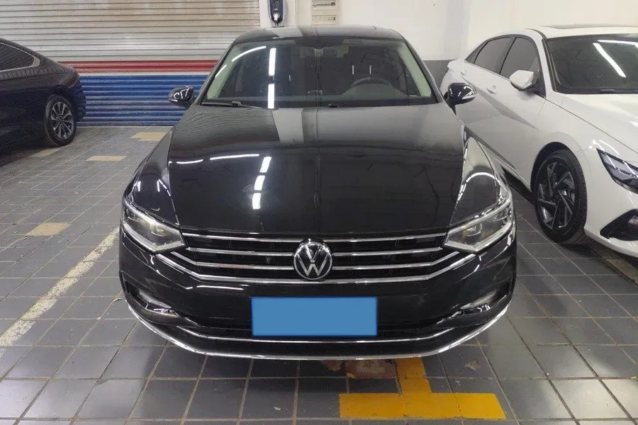 2020 Volkswagen Magotan 2.0T 186HP L4 7DCT,autocango,china used car exporter,china ev exporter,chinese used car exporter,chinese used ev exporter