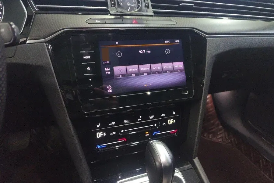 2020 Volkswagen Magotan 2.0T 186HP L4 7DCT,autocango,china used car exporter,china ev exporter,chinese used car exporter,chinese used ev exporter