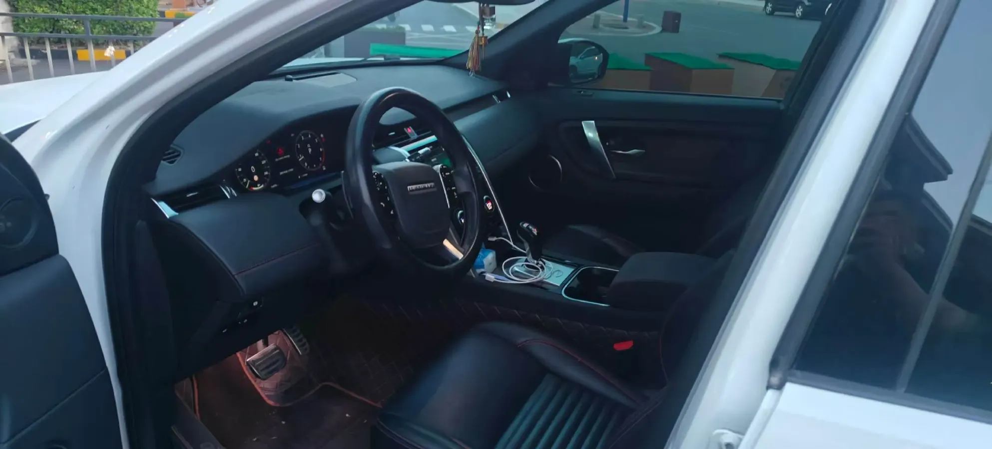 2021 Land Rover Discovery Sport 2.0T 249HP L4 9AT,autocango,china used car exporter,china ev exporter,chinese used car exporter,chinese used ev exporter