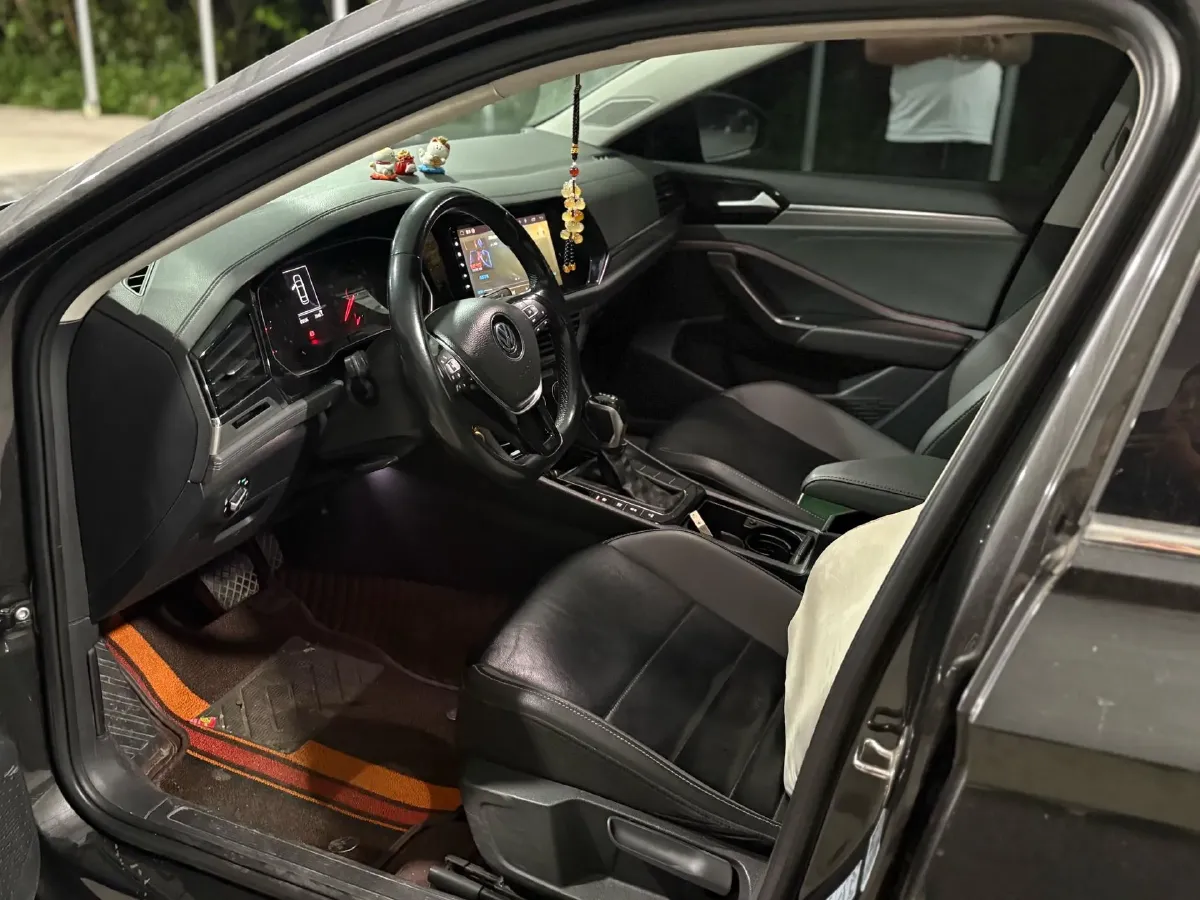 2019 Jeep Renegade 1.3T 173HP L4 7DCT,autocango,china used car exporter,china ev exporter,chinese used car exporter,chinese used ev exporter