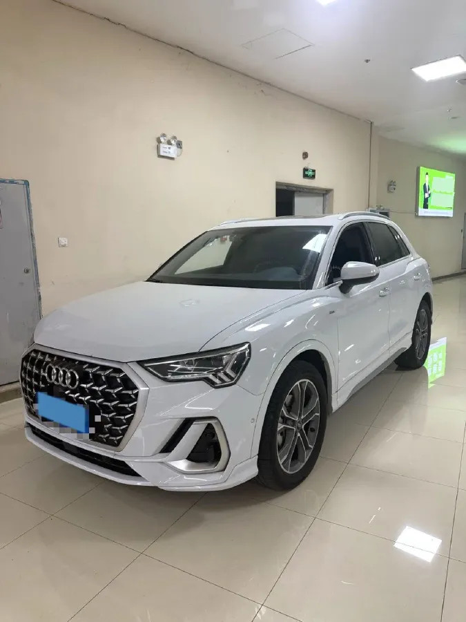 2023 Audi Q3 2.0T 186HP L4 7DCT,autocango,china used car exporter,china ev exporter,chinese used car exporter,chinese used ev exporter