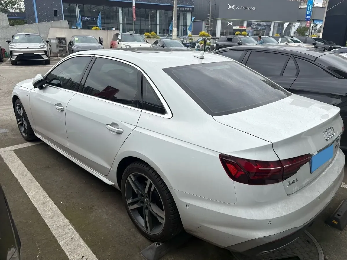 2020 Audi A4L 2.0T 190HP L4 7DCT,autocango,china used car exporter,china ev exporter,chinese used car exporter,chinese used ev exporter