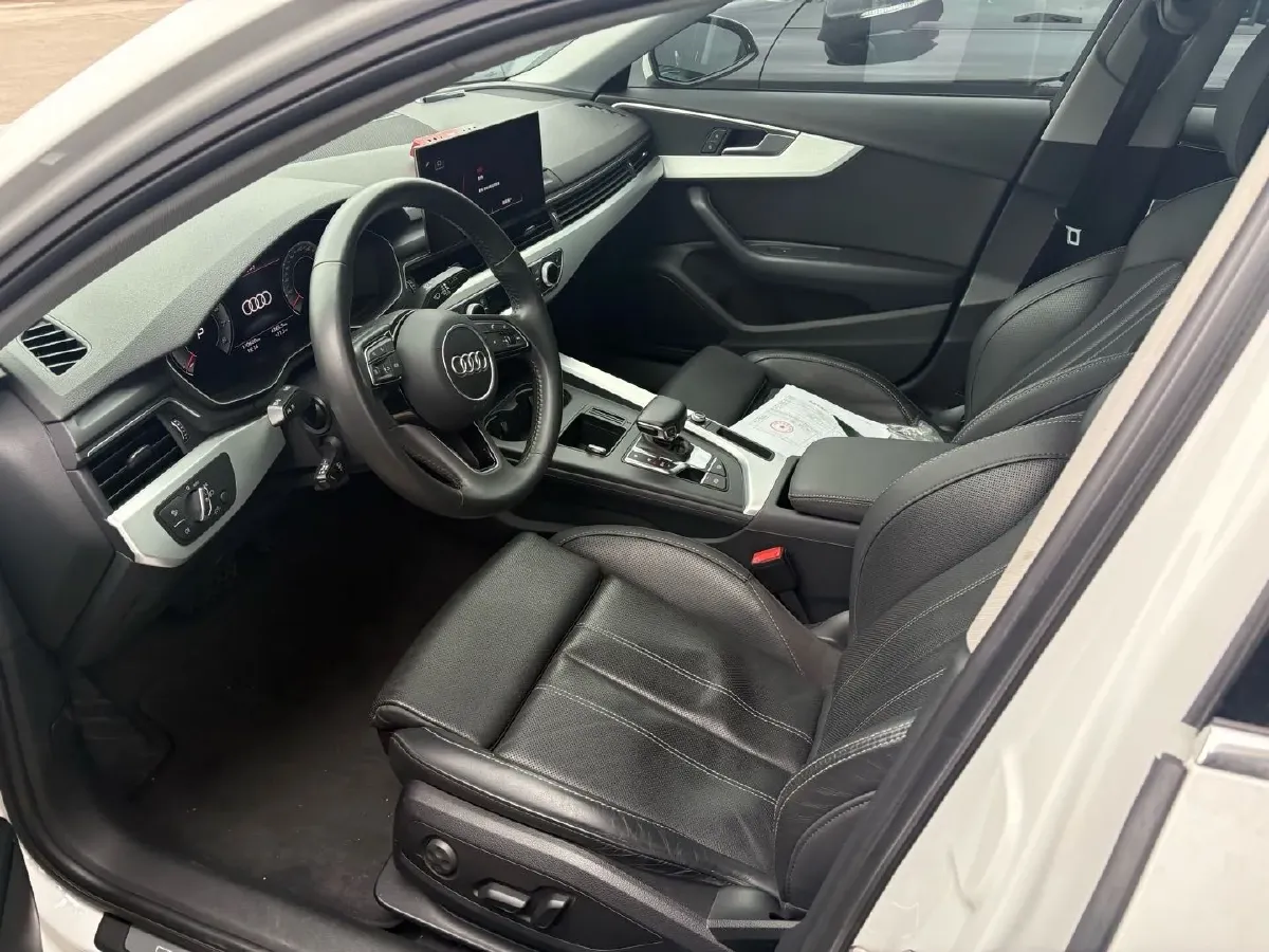 2020 Audi A4L 2.0T 190HP L4 7DCT,autocango,china used car exporter,china ev exporter,chinese used car exporter,chinese used ev exporter