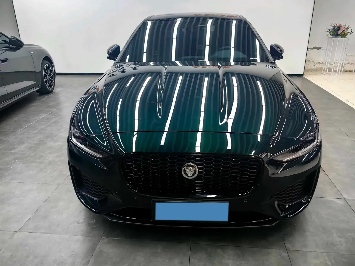 2025 Jaguar XEL 2.0T 250HP L4 8AT,autocango,china used car exporter,china ev exporter,chinese used car exporter,chinese used ev exporter