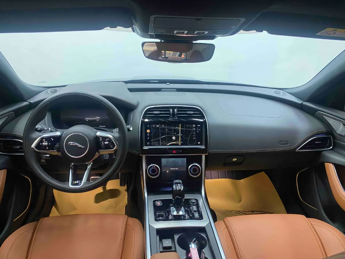 2025 Jaguar XEL 2.0T 250HP L4 8AT,autocango,china used car exporter,china ev exporter,chinese used car exporter,chinese used ev exporter