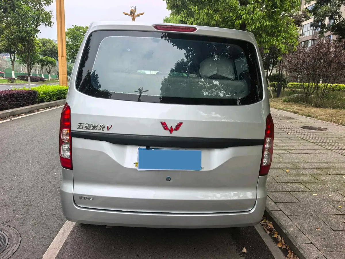 2019 WuLing HongGuang V 1.5L 99HP L4 6MT,autocango,china used car exporter,china ev exporter,chinese used car exporter,chinese used ev exporter