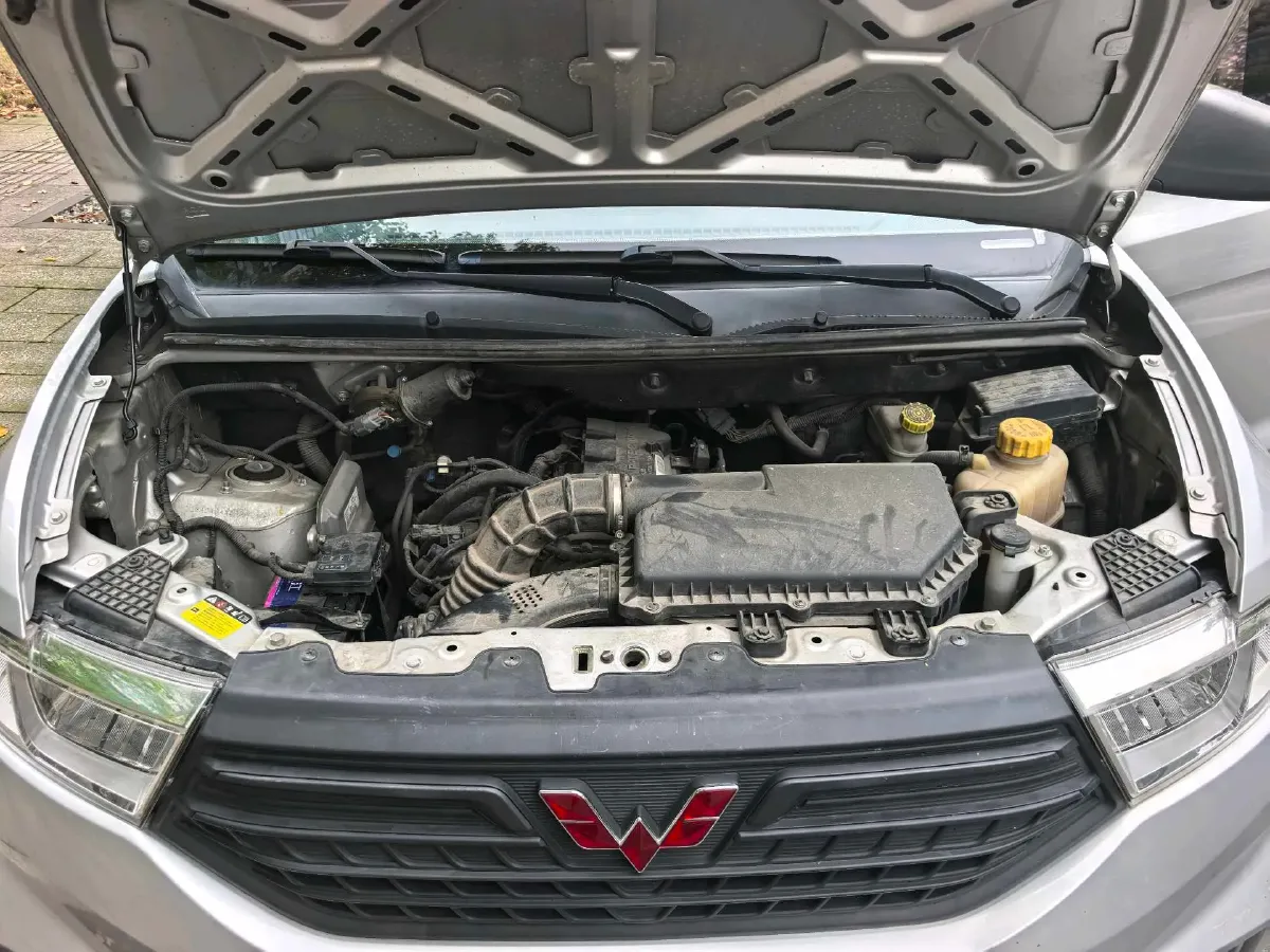 2019 WuLing HongGuang V 1.5L 99HP L4 6MT,autocango,china used car exporter,china ev exporter,chinese used car exporter,chinese used ev exporter