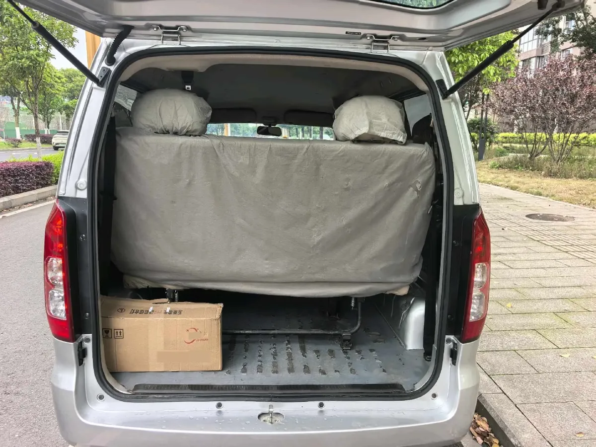 2019 WuLing HongGuang V 1.5L 99HP L4 6MT,autocango,china used car exporter,china ev exporter,chinese used car exporter,chinese used ev exporter