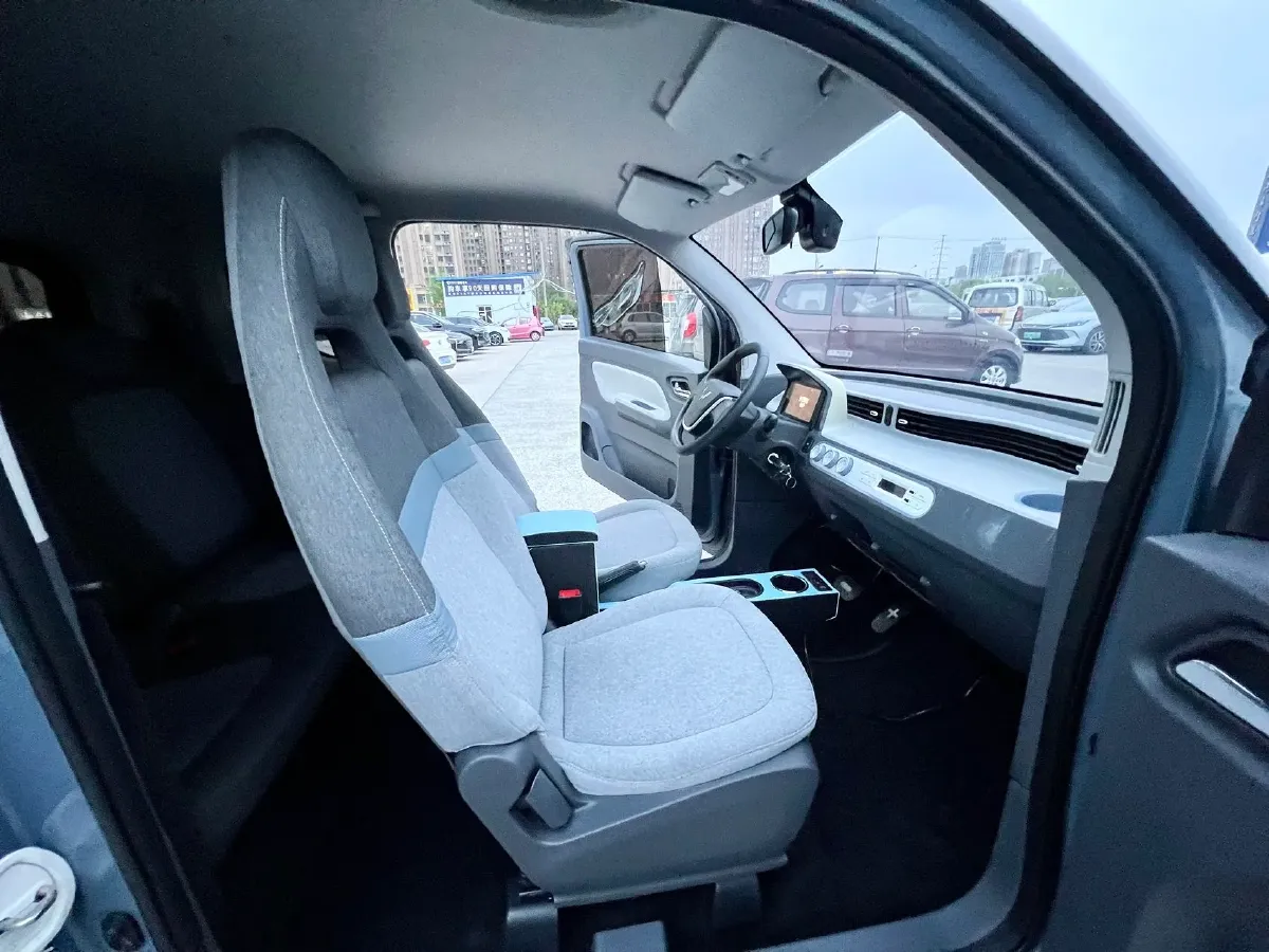 2022 WuLing HongGuang MINI EV BEV 9KWH,autocango,china used car exporter,china ev exporter,chinese used car exporter,chinese used ev exporter