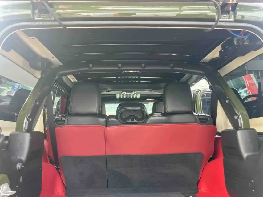 2022 Jeep Wrangler 2.0T 266HP L4 8AT,autocango,china used car exporter,china ev exporter,chinese used car exporter,chinese used ev exporter