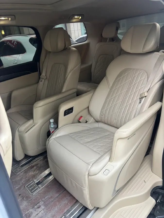 2023 Buick GL8 2.0T 237HP L4 9AT,autocango,china used car exporter,china ev exporter,chinese used car exporter,chinese used ev exporter
