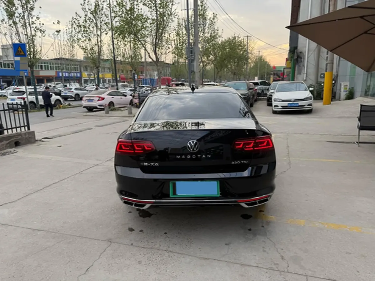 2024 Volkswagen Magotan 2.0T 186HP L4 7DCT,autocango,china used car exporter,china ev exporter,chinese used car exporter,chinese used ev exporter