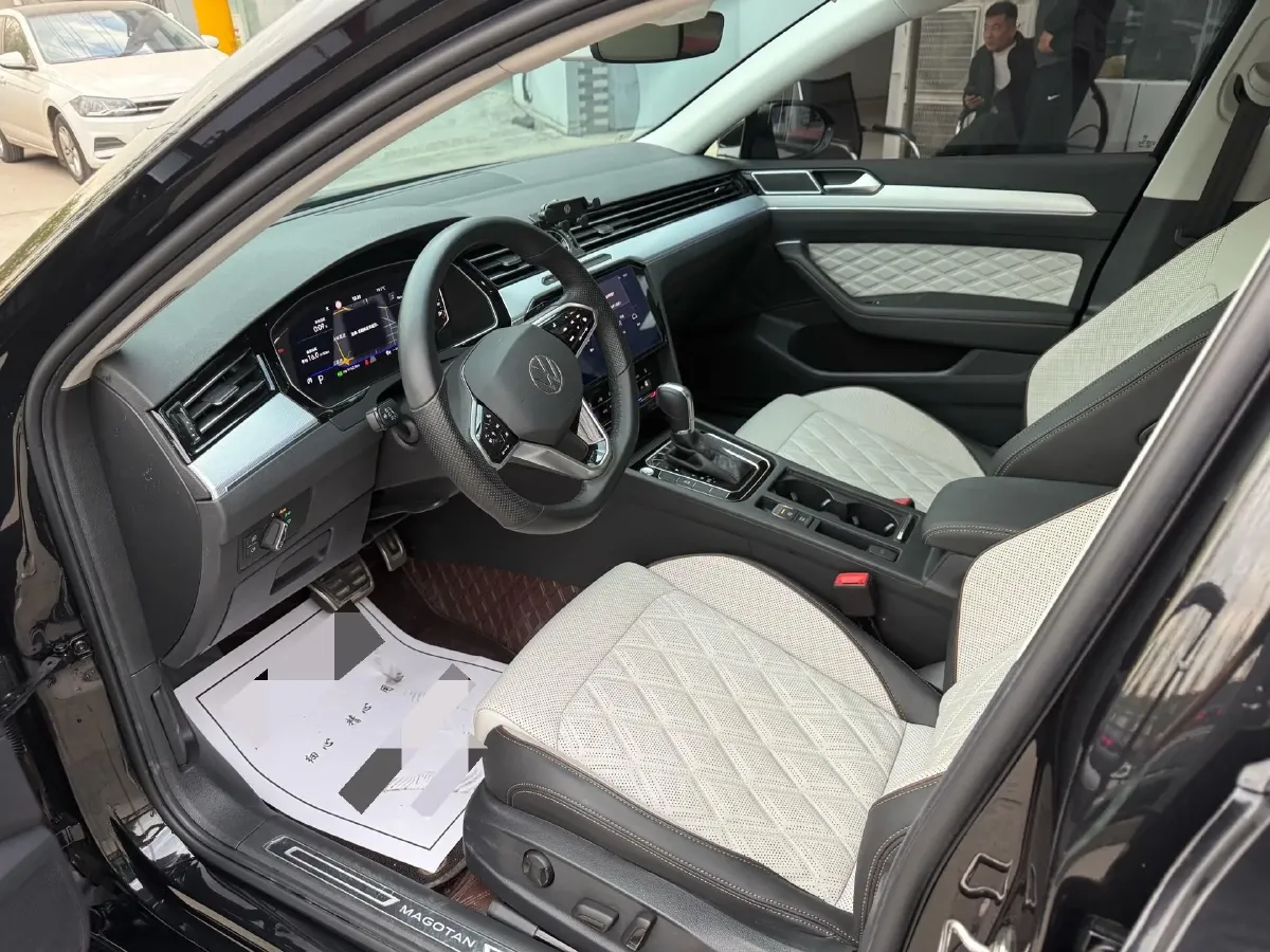 2024 Volkswagen Magotan 2.0T 186HP L4 7DCT,autocango,china used car exporter,china ev exporter,chinese used car exporter,chinese used ev exporter