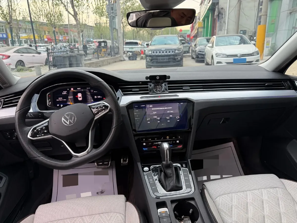 2024 Volkswagen Magotan 2.0T 186HP L4 7DCT,autocango,china used car exporter,china ev exporter,chinese used car exporter,chinese used ev exporter