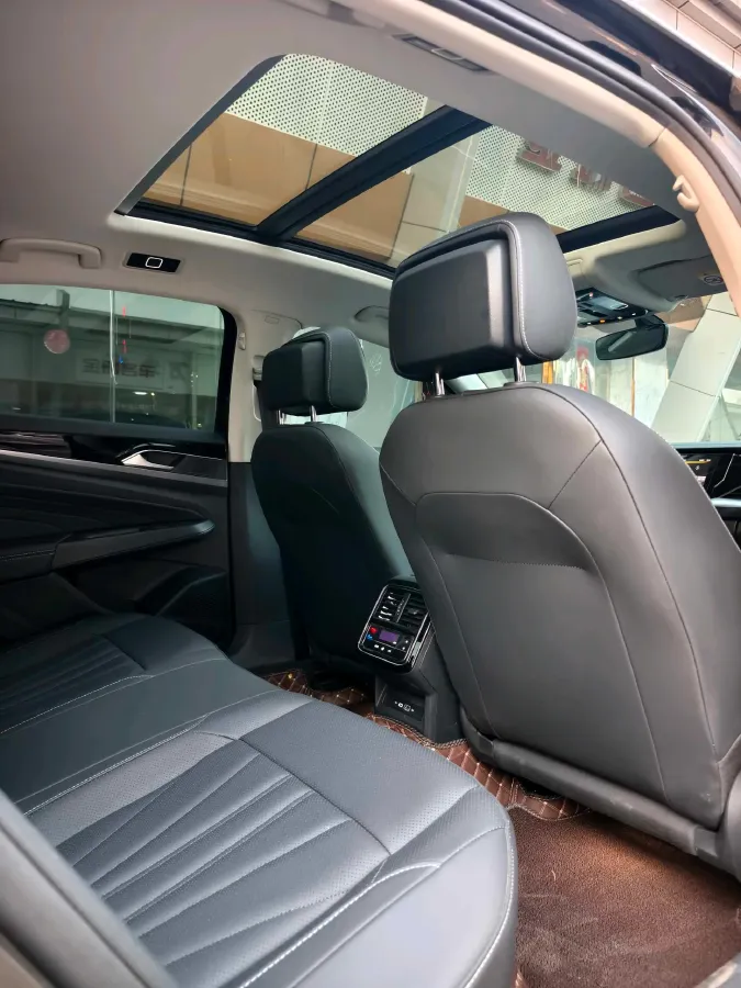 2024 Volkswagen Passat 2.0T 186HP L4 7DCT,autocango,china used car exporter,china ev exporter,chinese used car exporter,chinese used ev exporter