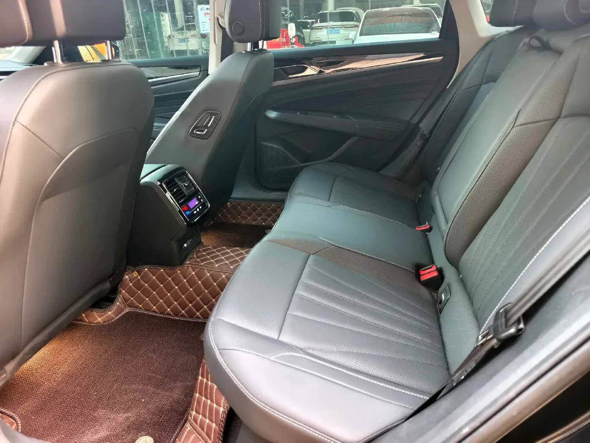 2024 Volkswagen Passat 2.0T 186HP L4 7DCT,autocango,china used car exporter,china ev exporter,chinese used car exporter,chinese used ev exporter