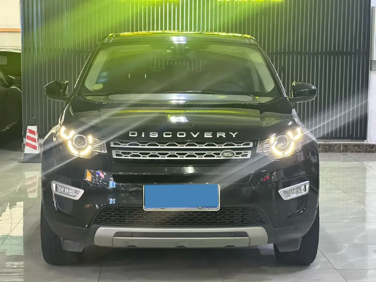 2018 Land Rover Discovery Sport 2.0T 241HP L4 9AT,autocango,china used car exporter,china ev exporter,chinese used car exporter,chinese used ev exporter