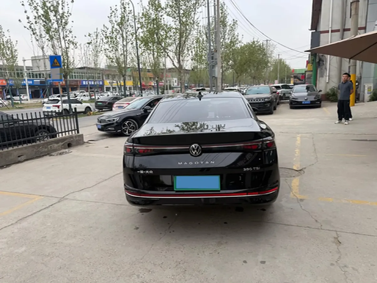 2024 Volkswagen Magotan 2.0T 220HP L4 7DCT,autocango,china used car exporter,china ev exporter,chinese used car exporter,chinese used ev exporter