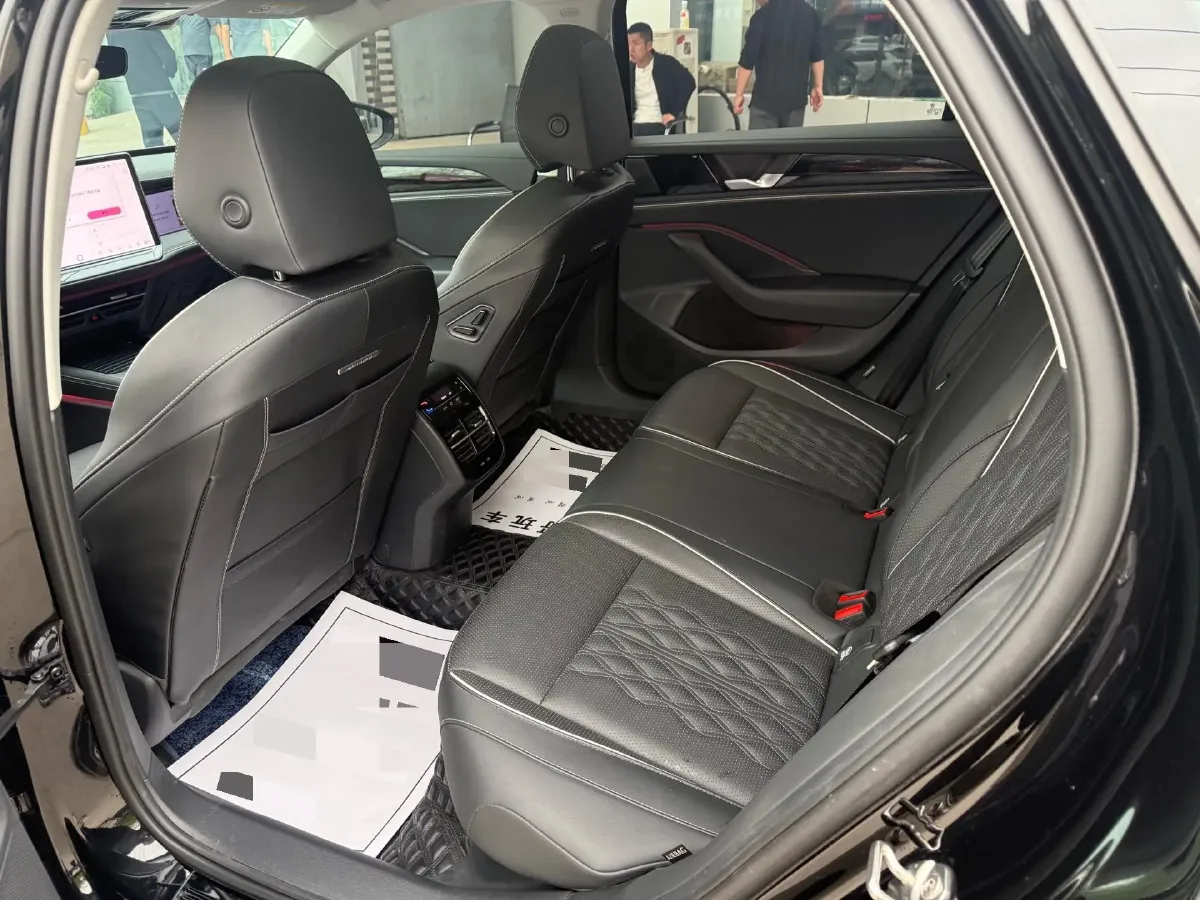 2024 Volkswagen Magotan 2.0T 220HP L4 7DCT,autocango,china used car exporter,china ev exporter,chinese used car exporter,chinese used ev exporter