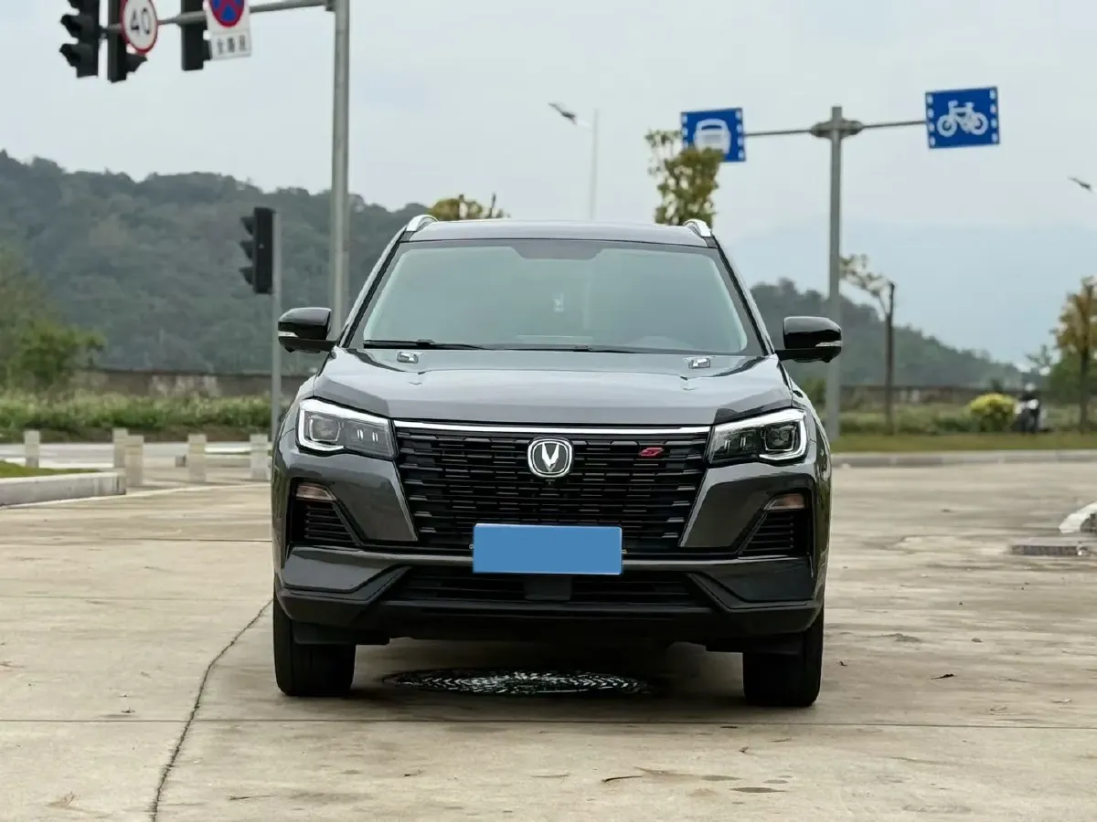 2022 ChangAn CS75 1.5T 180HP L4 7DCT,autocango,china used car exporter,china ev exporter,chinese used car exporter,chinese used ev exporter