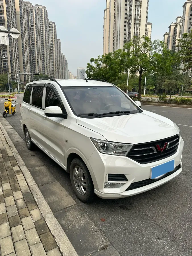 2018 WuLing HongGuang 1.5L 105HP L4 5MT,autocango,china used car exporter,china ev exporter,chinese used car exporter,chinese used ev exporter