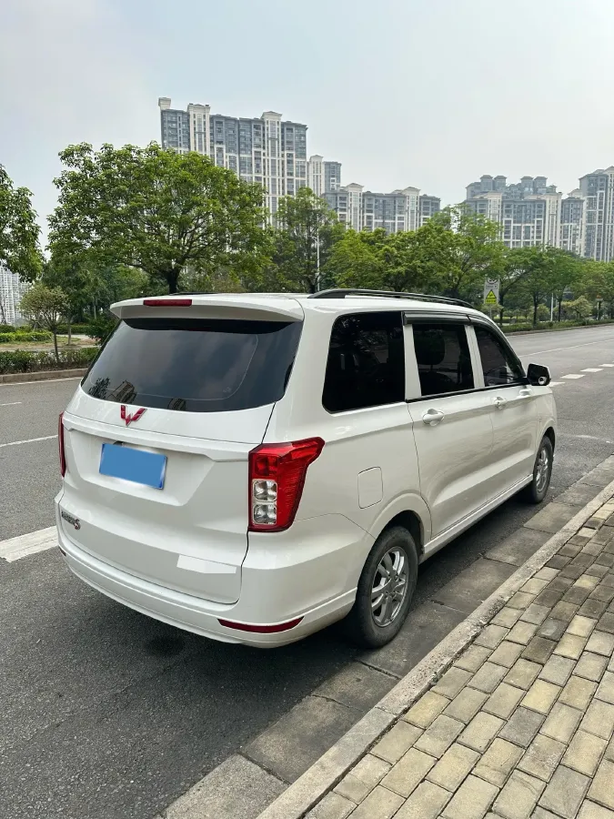2018 WuLing HongGuang 1.5L 105HP L4 5MT,autocango,china used car exporter,china ev exporter,chinese used car exporter,chinese used ev exporter