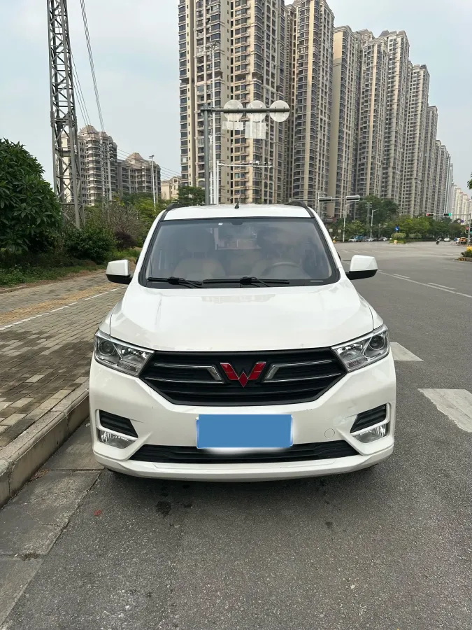 2018 WuLing HongGuang 1.5L 105HP L4 5MT,autocango,china used car exporter,china ev exporter,chinese used car exporter,chinese used ev exporter