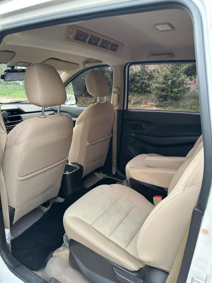 2018 WuLing HongGuang 1.5L 105HP L4 5MT,autocango,china used car exporter,china ev exporter,chinese used car exporter,chinese used ev exporter