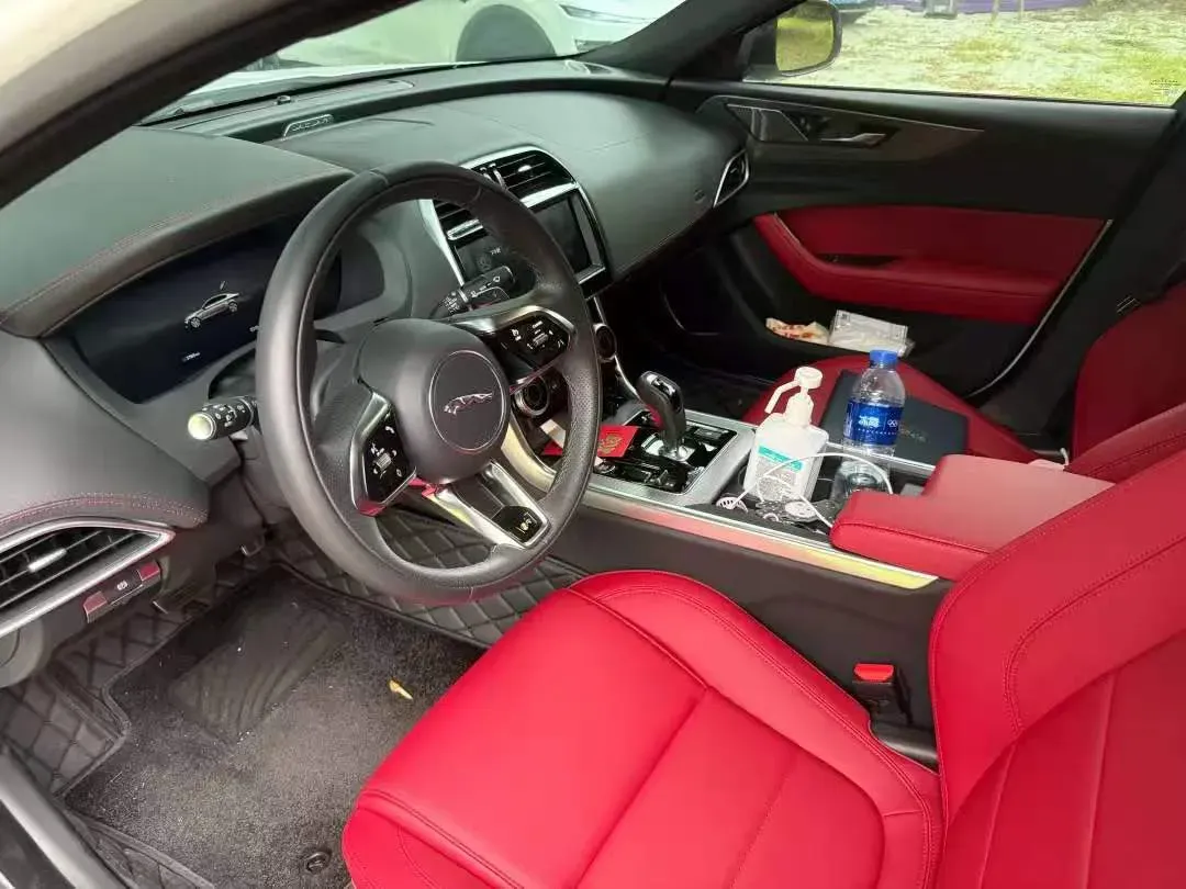 2025 Jaguar XEL 2.0T 250HP L4 8AT,autocango,china used car exporter,china ev exporter,chinese used car exporter,chinese used ev exporter