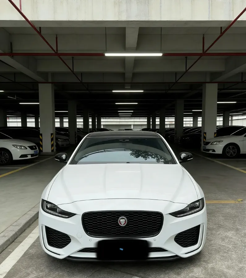 2025 Jaguar XEL 2.0T 250HP L4 8AT,autocango,china used car exporter,china ev exporter,chinese used car exporter,chinese used ev exporter
