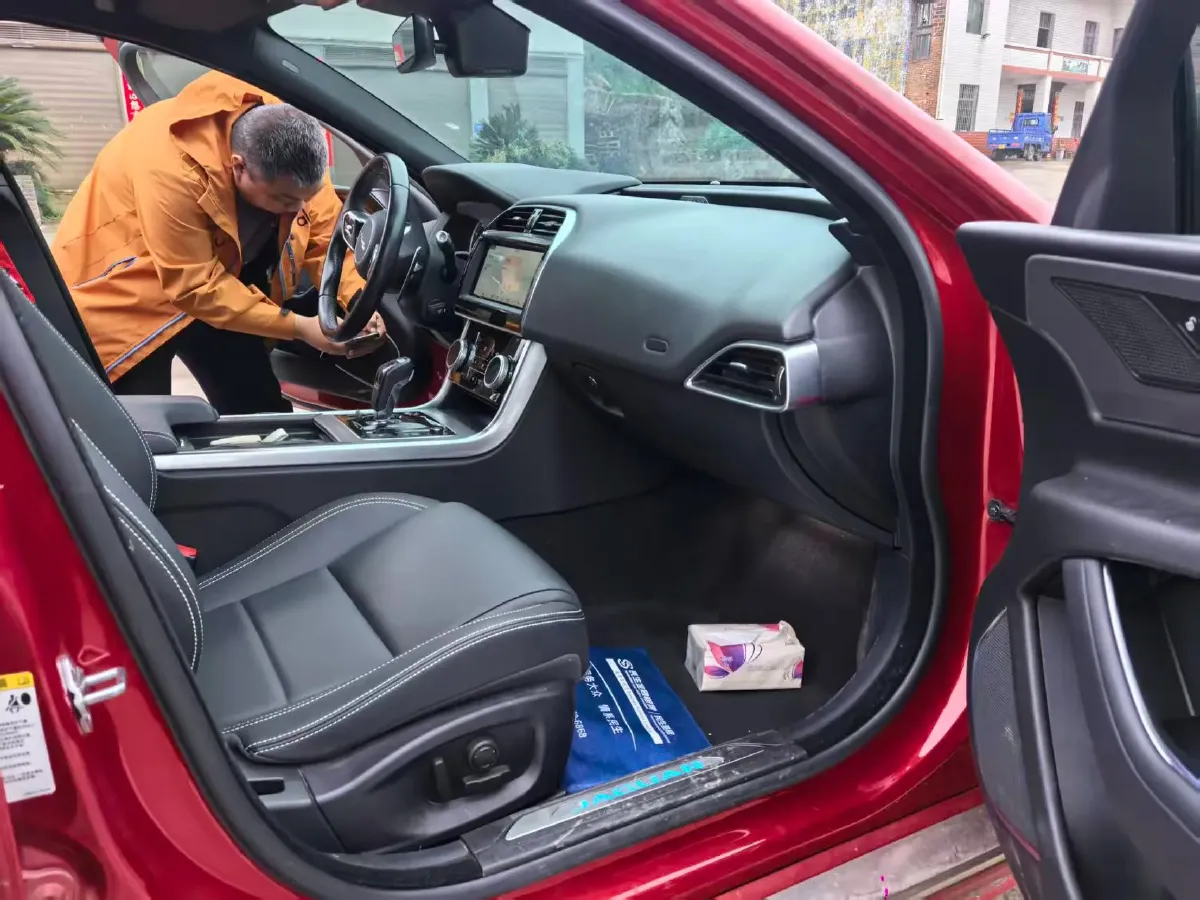 2020 Jaguar XEL 2.0T 200HP L4 8AT,autocango,china used car exporter,china ev exporter,chinese used car exporter,chinese used ev exporter