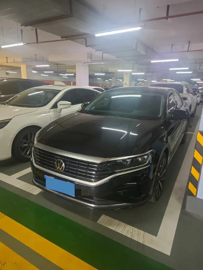 2023 Volkswagen Passat 2.0T 186HP L4 7DCT,autocango,china used car exporter,china ev exporter,chinese used car exporter,chinese used ev exporter