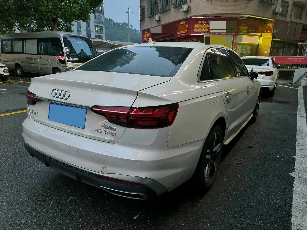 2022 Audi A4L 2.0T 190HP L4 7DCT,autocango,china used car exporter,china ev exporter,chinese used car exporter,chinese used ev exporter