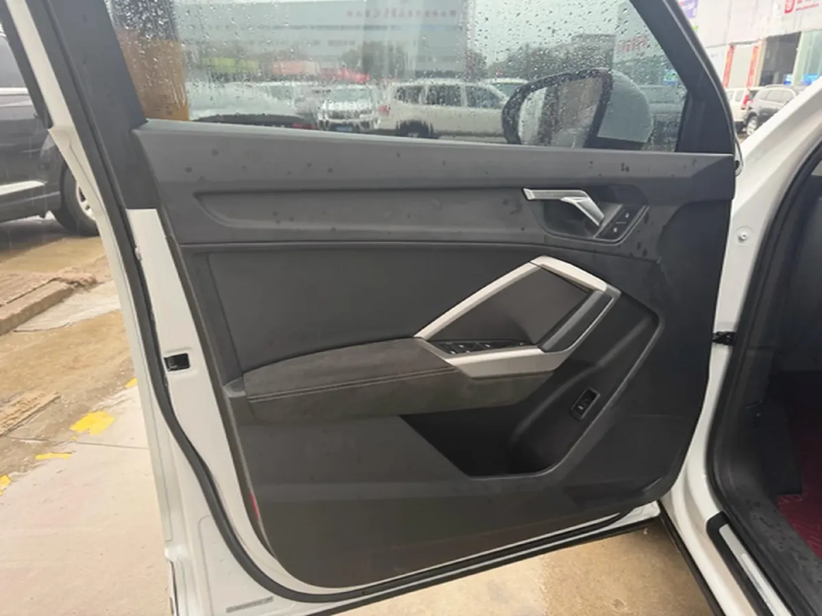 2022 Audi Q3 1.4T 150HP L4 7DCT,autocango,china used car exporter,china ev exporter,chinese used car exporter,chinese used ev exporter