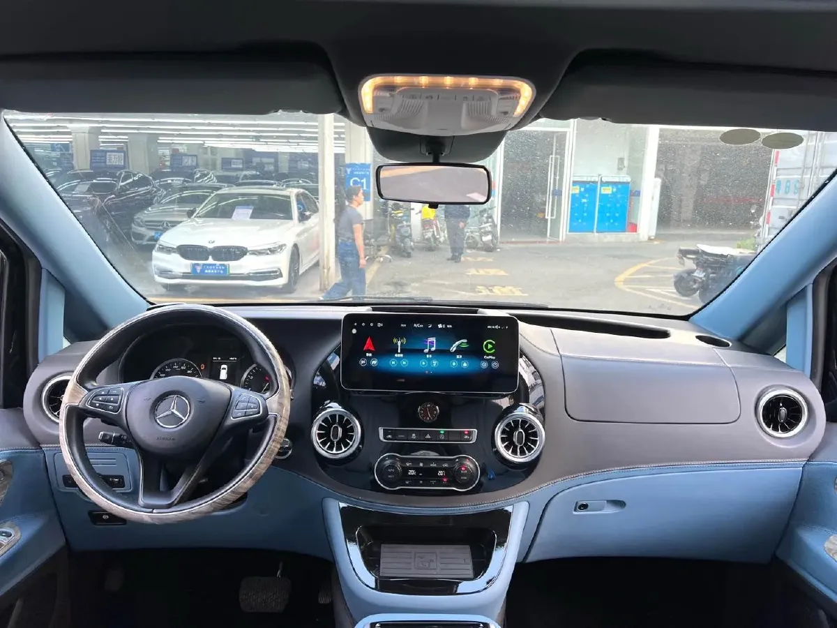 2022 Mercedes-Benz V Class 2.0T 211HP L4 9AT,autocango,china used car exporter,china ev exporter,chinese used car exporter,chinese used ev exporter