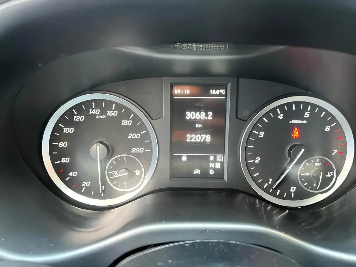 2022 Mercedes-Benz V Class 2.0T 211HP L4 9AT,autocango,china used car exporter,china ev exporter,chinese used car exporter,chinese used ev exporter