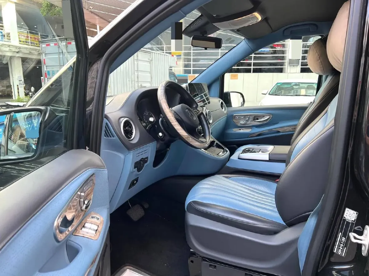 2022 Mercedes-Benz V Class 2.0T 211HP L4 9AT,autocango,china used car exporter,china ev exporter,chinese used car exporter,chinese used ev exporter