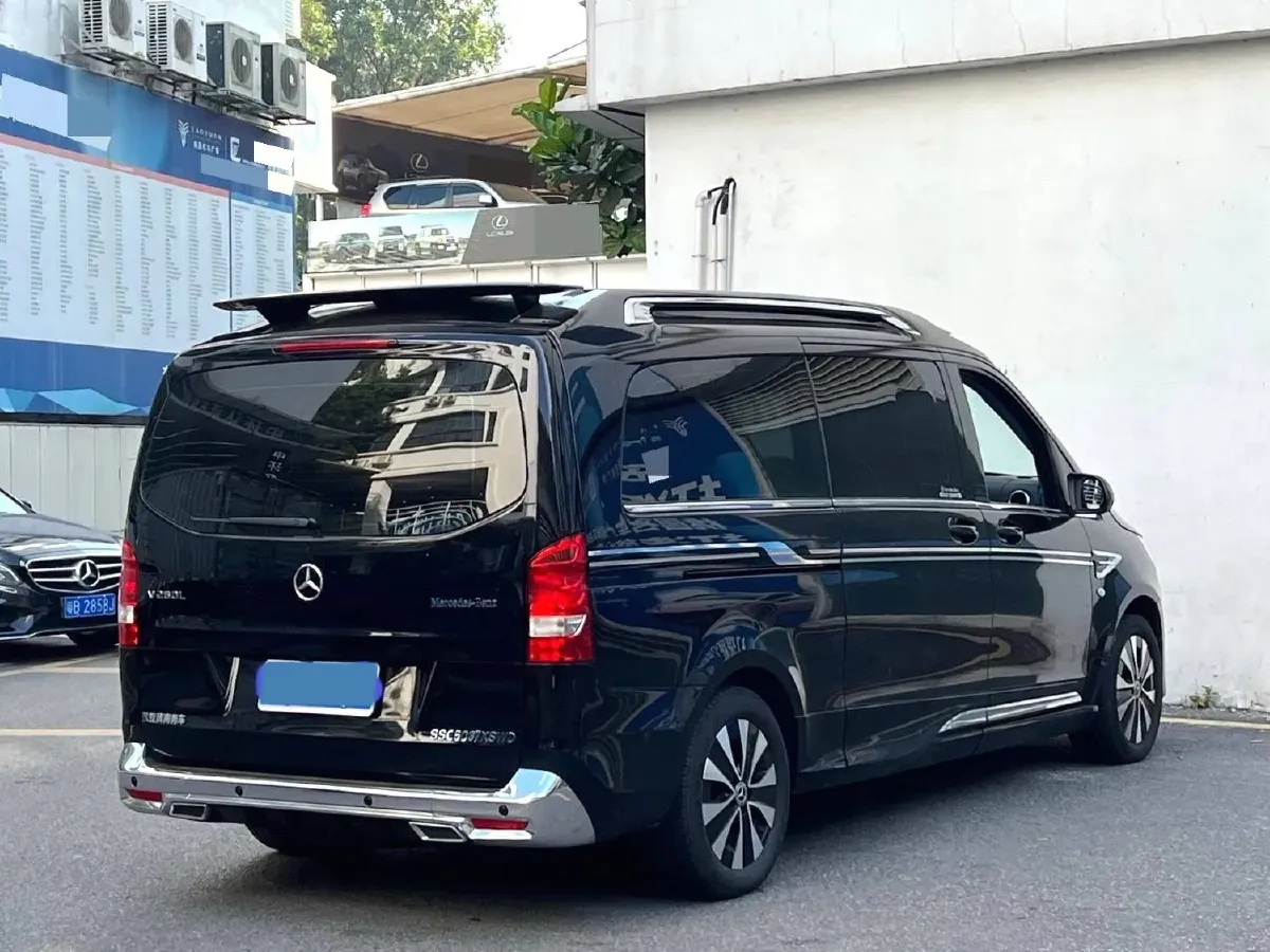 2022 Mercedes-Benz V Class 2.0T 211HP L4 9AT,autocango,china used car exporter,china ev exporter,chinese used car exporter,chinese used ev exporter