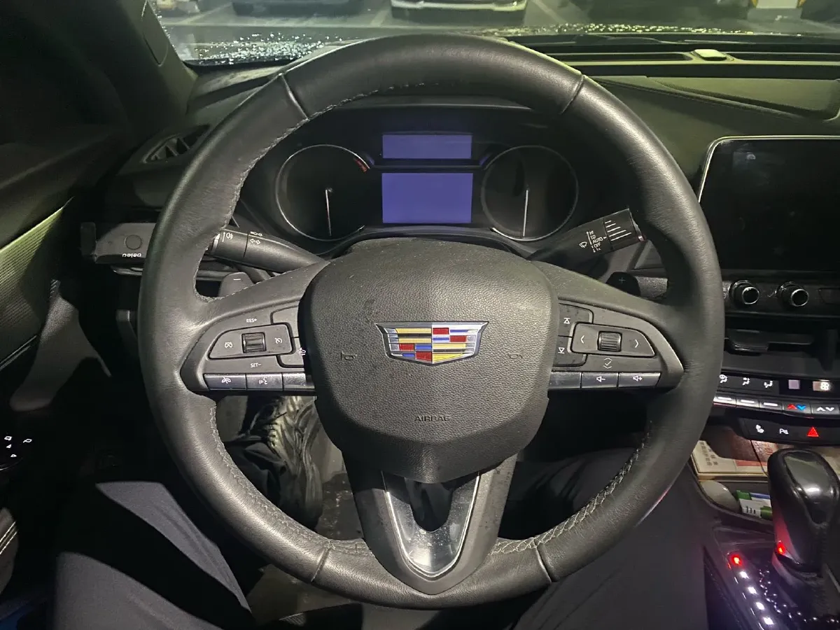 2021 Cadillac CT4 2.0T 237HP L4 8AT,autocango,china used car exporter,china ev exporter,chinese used car exporter,chinese used ev exporter