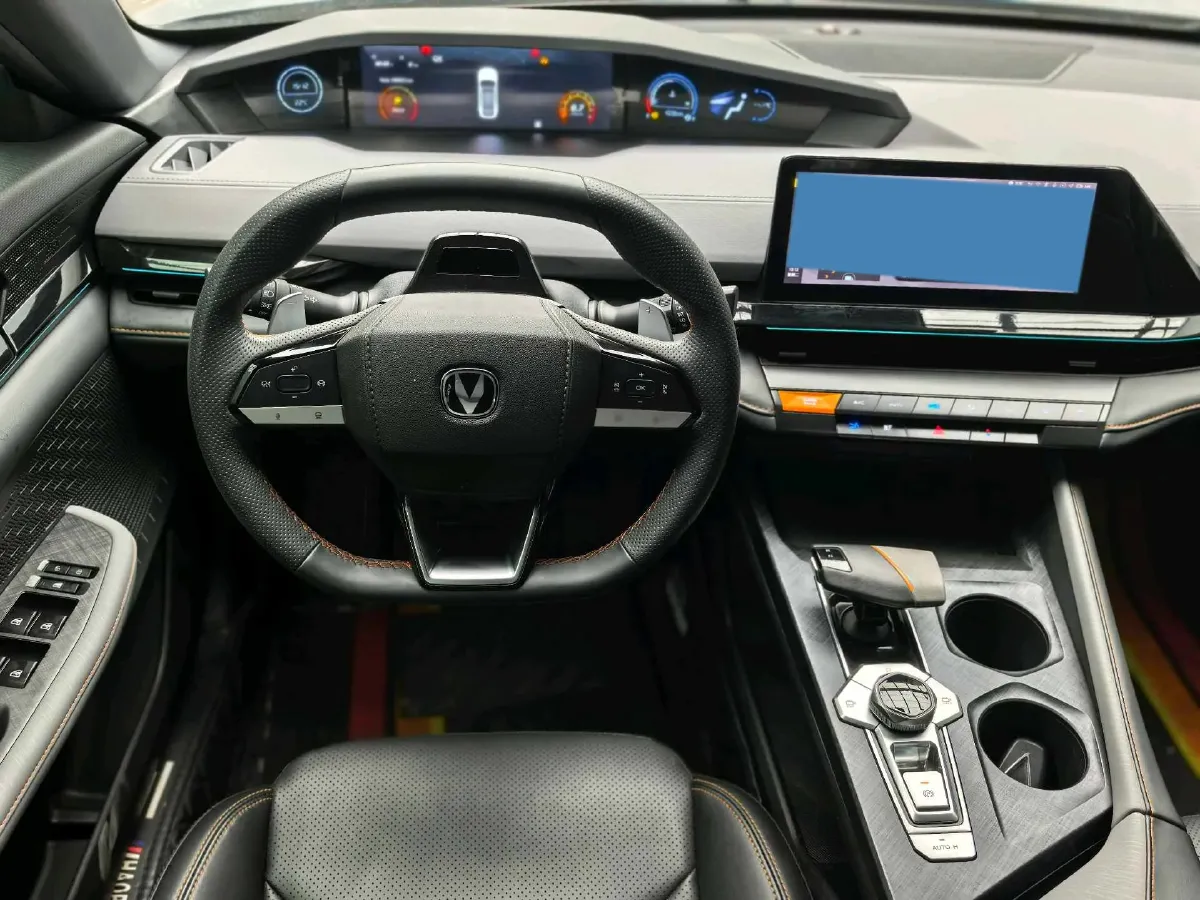 2022 ChangAn UNI-V 1.5T 188HP L4 7DCT,autocango,china used car exporter,china ev exporter,chinese used car exporter,chinese used ev exporter