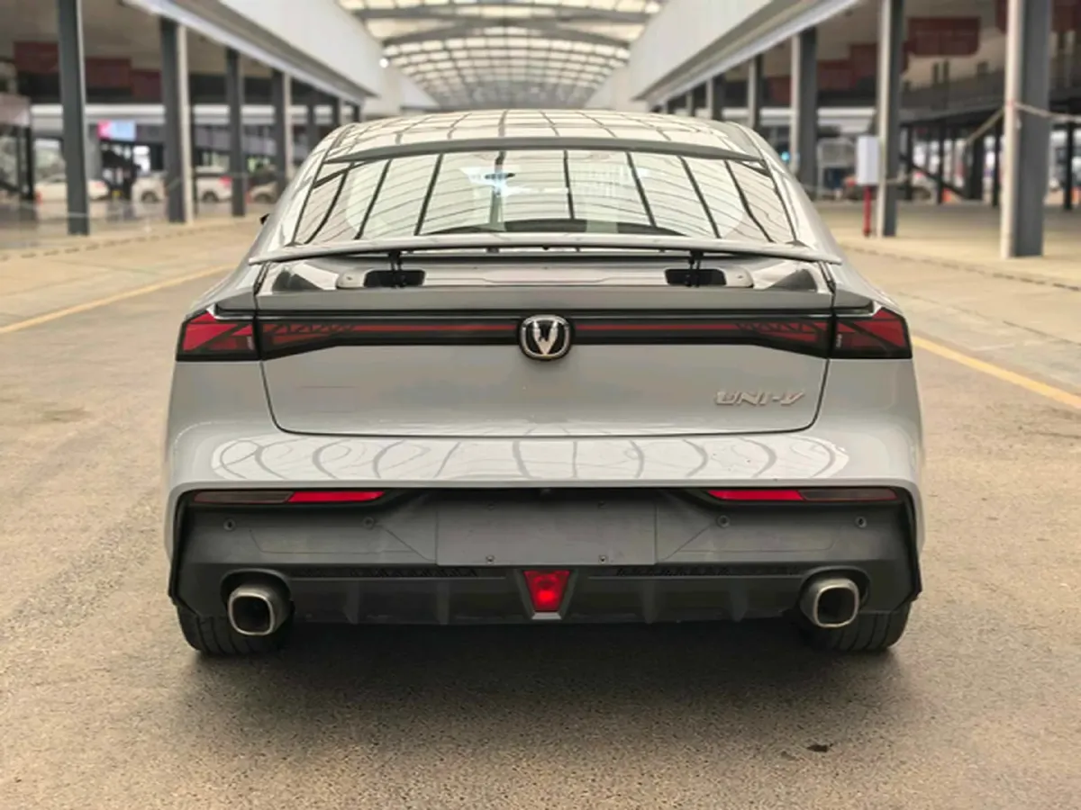 2022 ChangAn UNI-V 1.5T 188HP L4 7DCT,autocango,china used car exporter,china ev exporter,chinese used car exporter,chinese used ev exporter