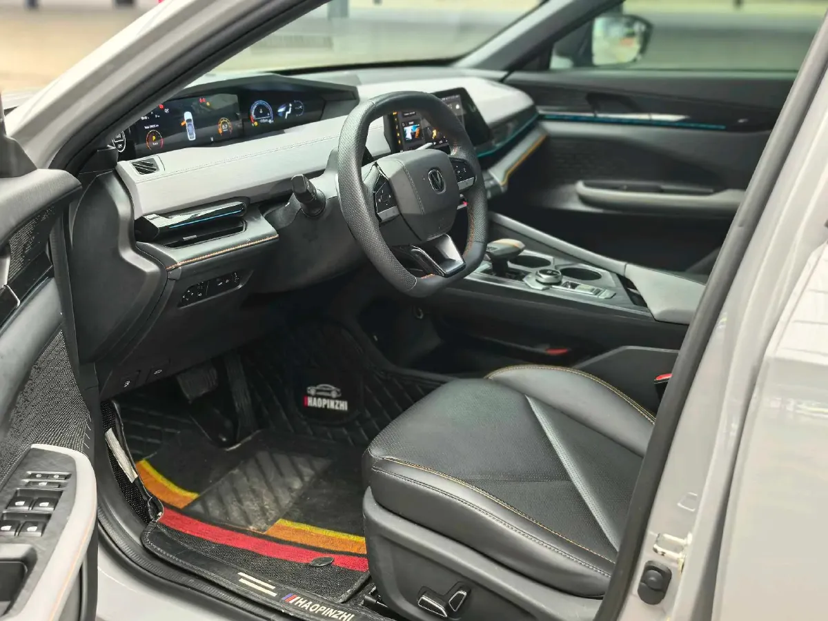 2022 ChangAn UNI-V 1.5T 188HP L4 7DCT,autocango,china used car exporter,china ev exporter,chinese used car exporter,chinese used ev exporter