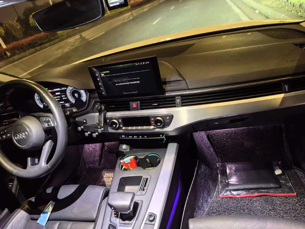 2020 Audi A4L 2.0T 190HP L4 7DCT,autocango,china used car exporter,china ev exporter,chinese used car exporter,chinese used ev exporter