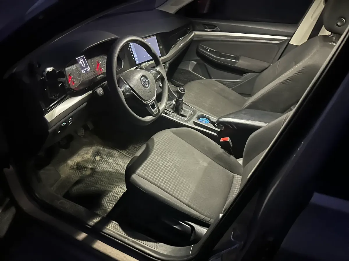 2019 MAXUS XinTu V80 2.5T 136HP L4 6MT,autocango,china used car exporter,china ev exporter,chinese used car exporter,chinese used ev exporter