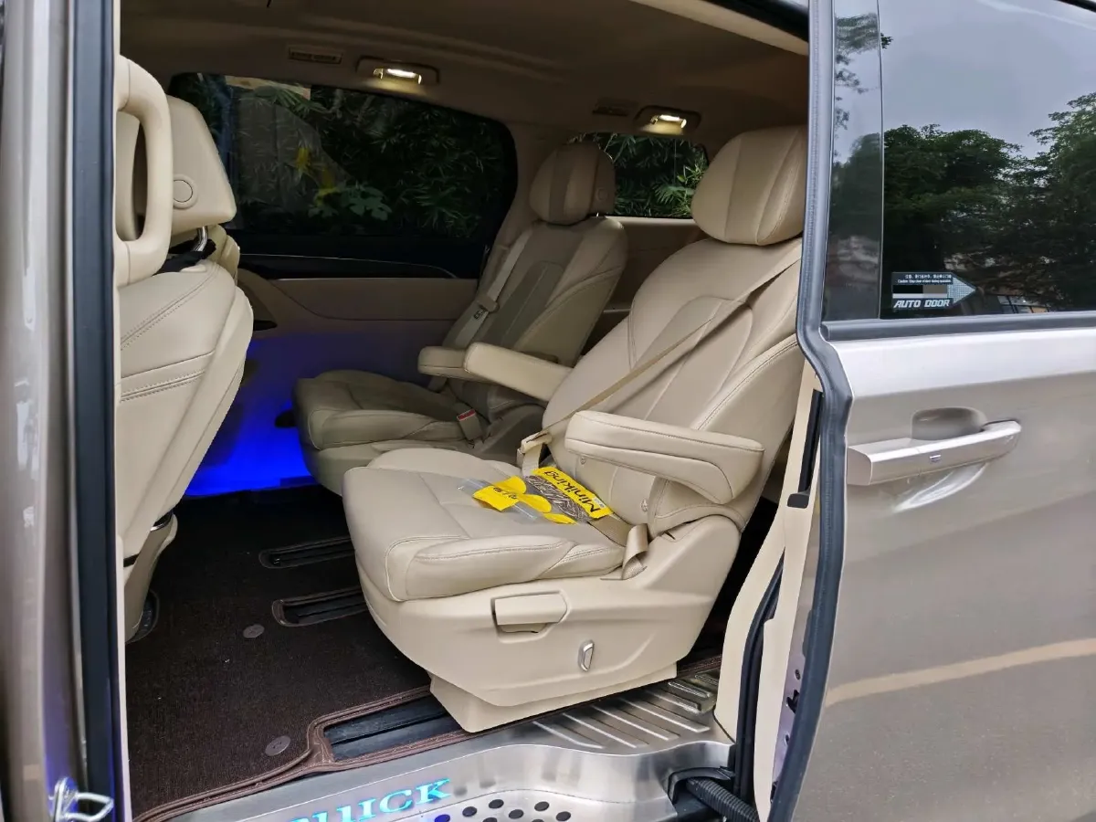 2023 Buick GL8 2.0T 237HP L4 9AT,autocango,china used car exporter,china ev exporter,chinese used car exporter,chinese used ev exporter