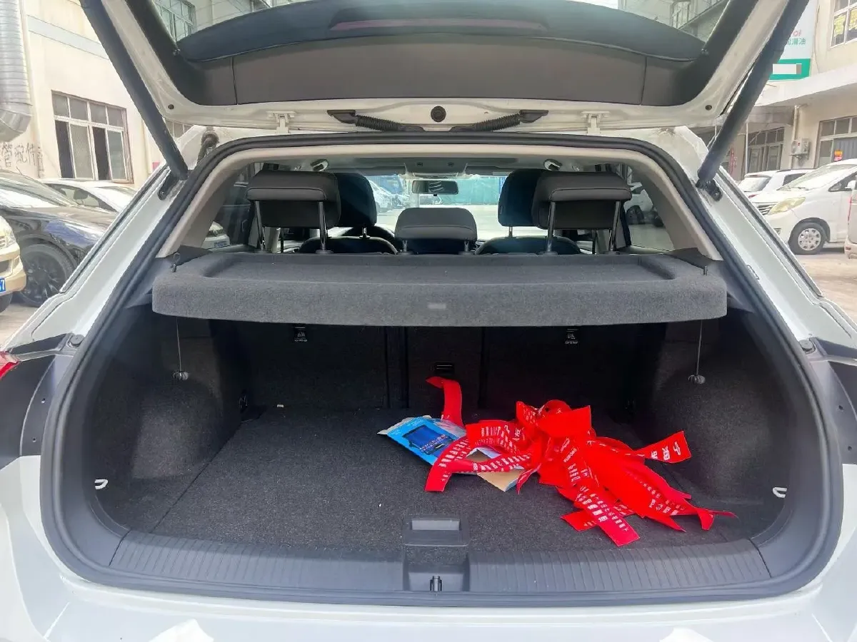 2022 Volkswagen T-Roc 1.4T 150HP L4 7DCT,autocango,china used car exporter,china ev exporter,chinese used car exporter,chinese used ev exporter